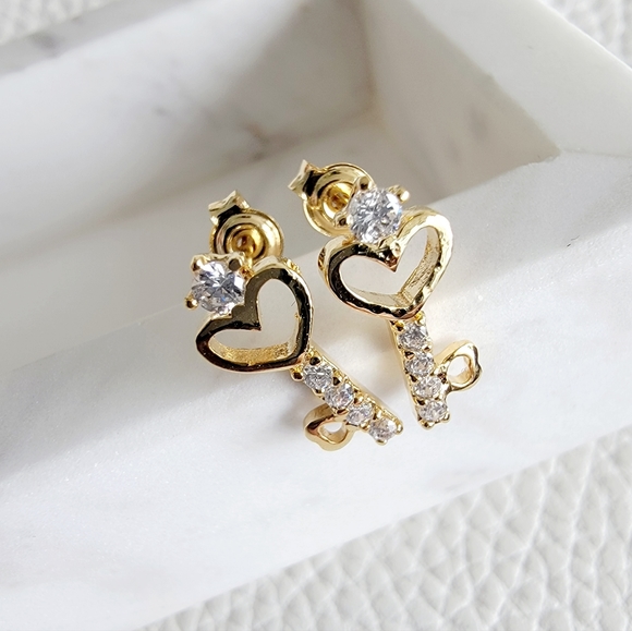 Heart key rhinestone stud earrings - Picture 4 of 8